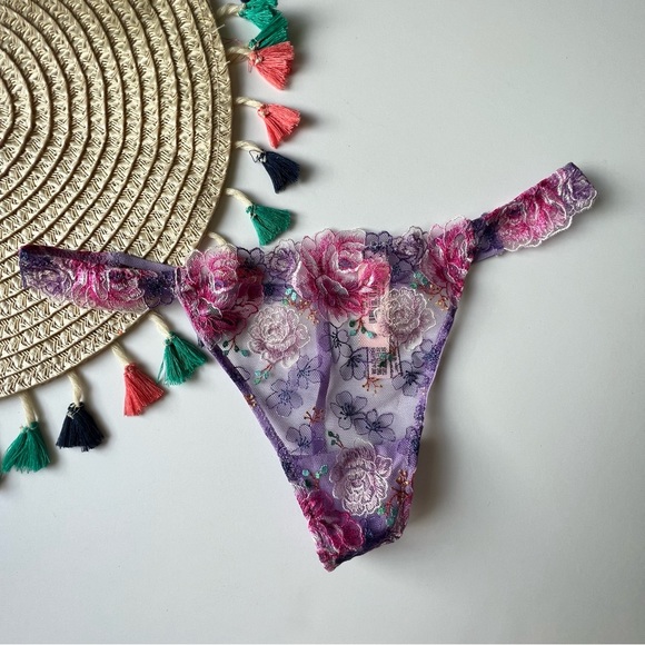Victoria's Secret Dream Angels Floral Embroidery V-String Panty Purple S NEW - Picture 1 of 6